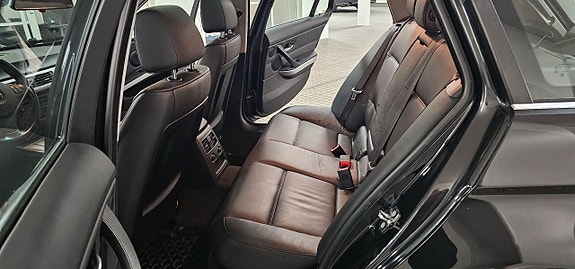 BMW 325i 14 of 26
