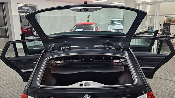 BMW 325i 12 of 26