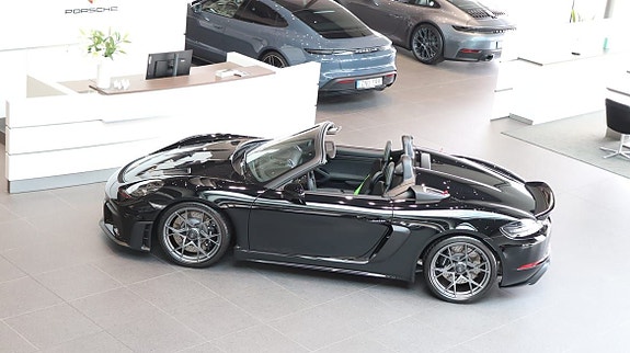 Porsche 718 Spyder RS 5 of 5