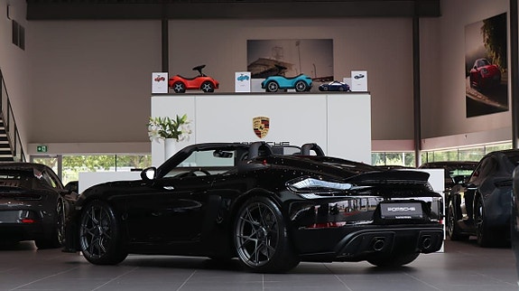 Porsche 718 Spyder RS 2 of 5