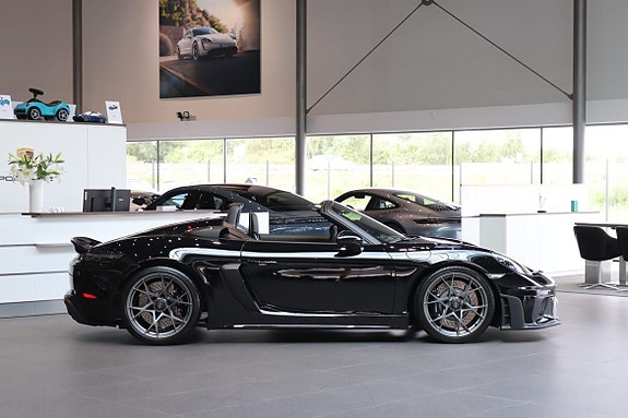 Porsche 718 Spyder RS 3 of 5