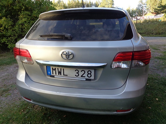 Toyota Avensis 21 of 30