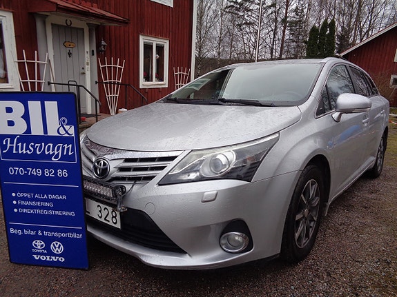 Toyota Avensis 3 of 5