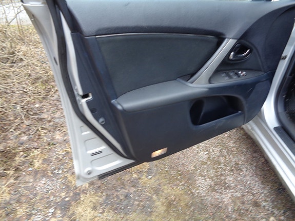 Toyota Avensis 10 of 30
