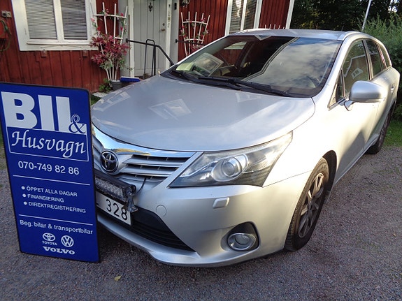 Toyota Avensis 30 of 30