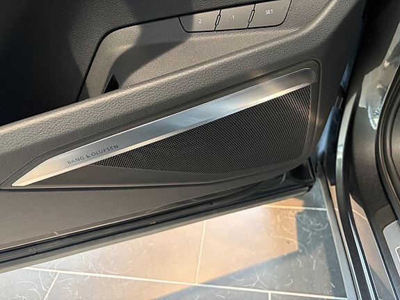 Audi SQ8 11 of 12