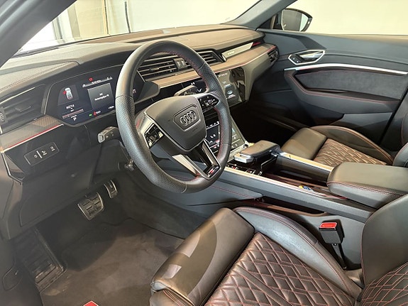 Audi SQ8 9 of 12