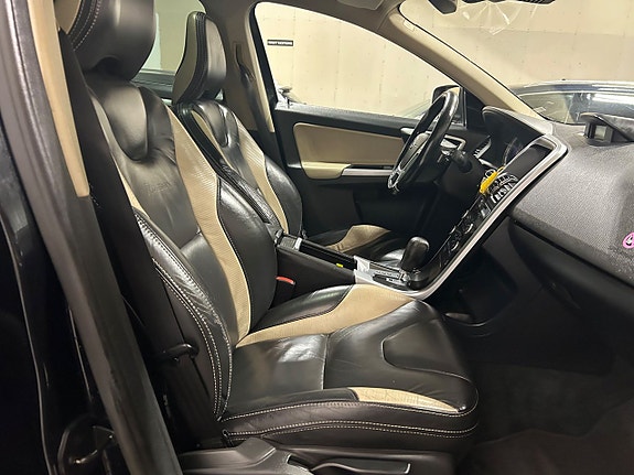 Volvo XC60 15 of 20