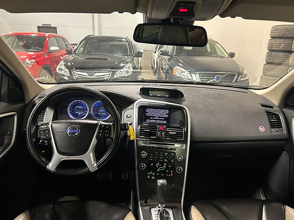 Volvo XC60 11 of 20