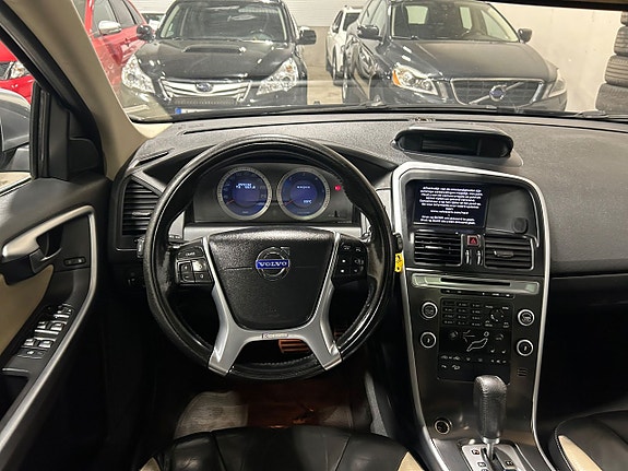 Volvo XC60 12 of 20