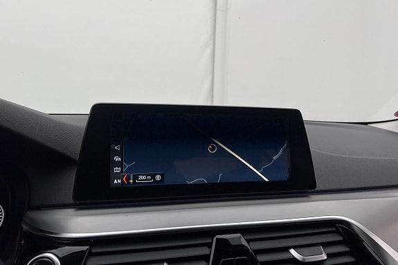 BMW 530e 18 of 30