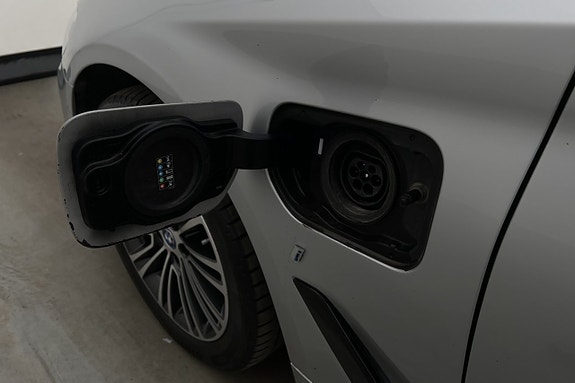 BMW 530e 30 of 30