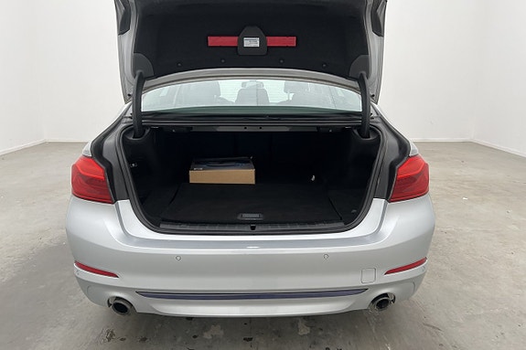 BMW 530e 28 of 30