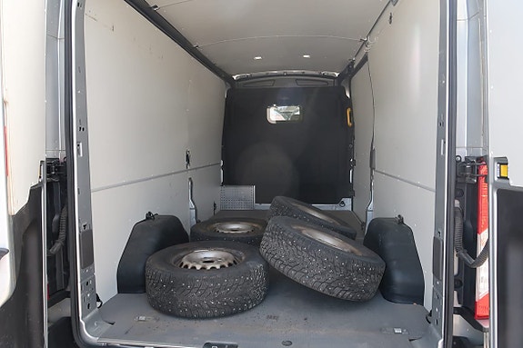 Ford Transit 8 of 8