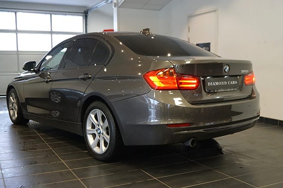 BMW 320i 4 of 10