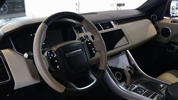 Land Rover Range Rover Sport 6 of 14