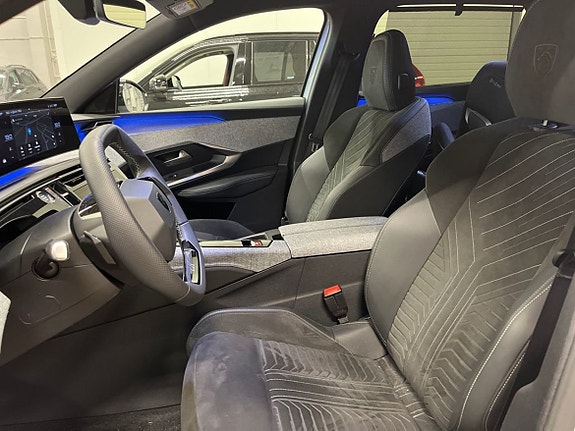 Peugeot e-5008 11 of 29