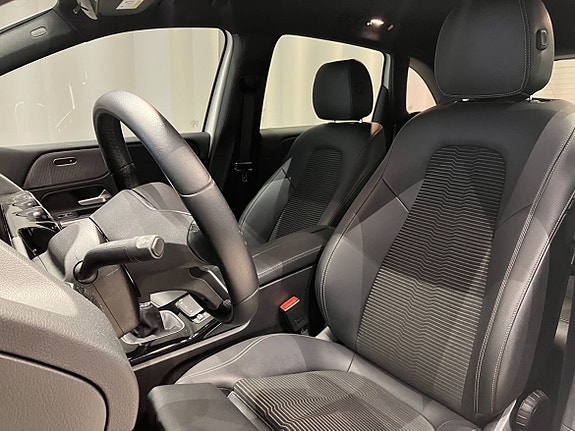 Mercedes-Benz B200 11 of 13