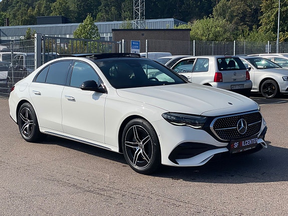Mercedes-Benz E200 2 of 5