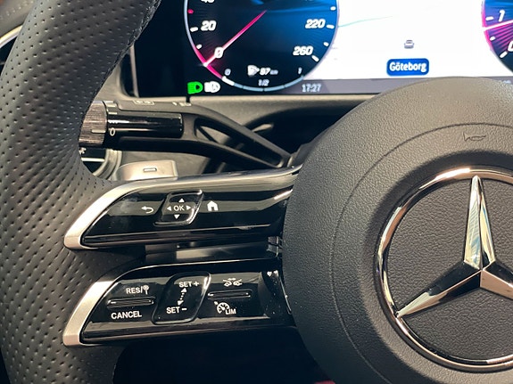 Mercedes-Benz E200 15 of 18
