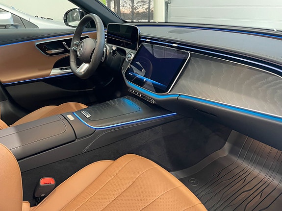 Mercedes-Benz E200 13 of 18