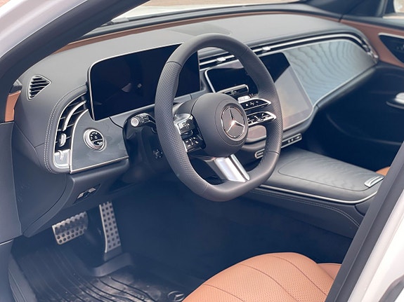 Mercedes-Benz E200 8 of 18