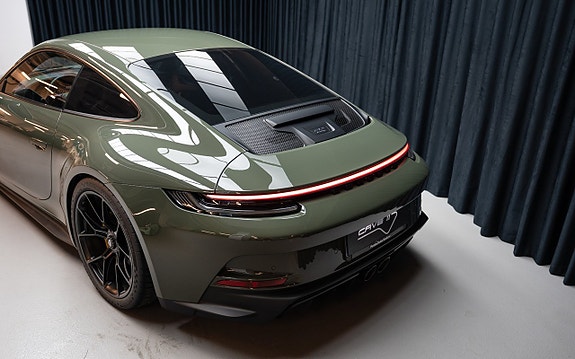 Porsche 911 2 of 5