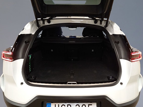 Polestar 3 8 of 13