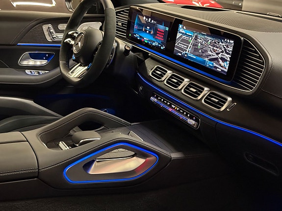 Mercedes-Benz GLE53 16 of 21