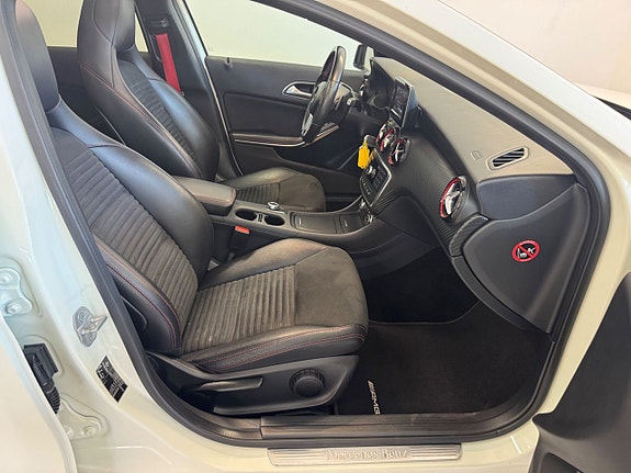 Mercedes-Benz A250 16 of 17