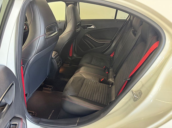Mercedes-Benz A250 12 of 17
