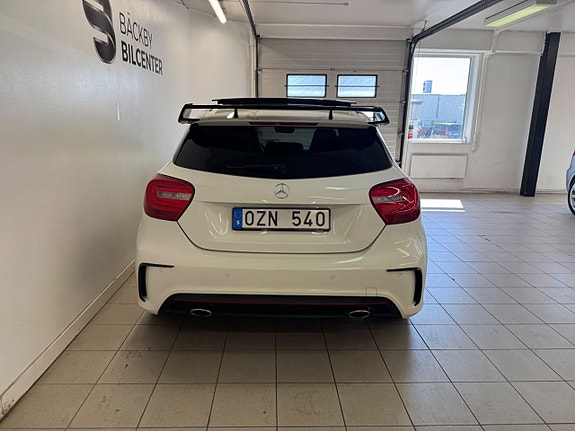 Mercedes-Benz A250 4 of 17