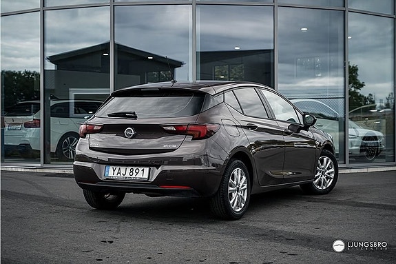 Opel Astra 2 of 5
