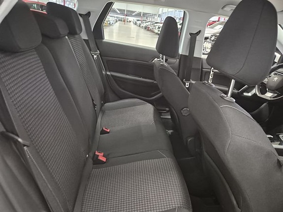 Peugeot 308 5 of 10