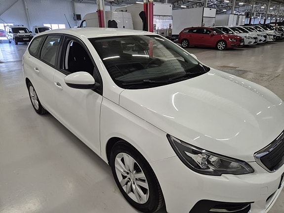 Peugeot 308 3 of 10