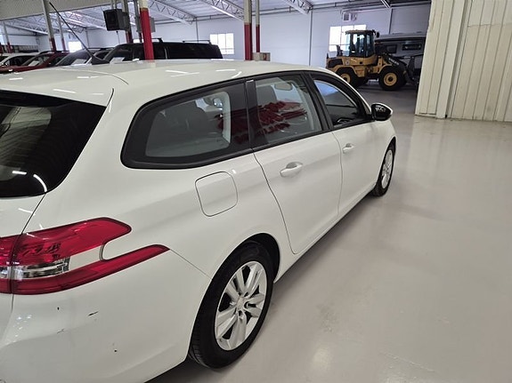 Peugeot 308 6 of 10