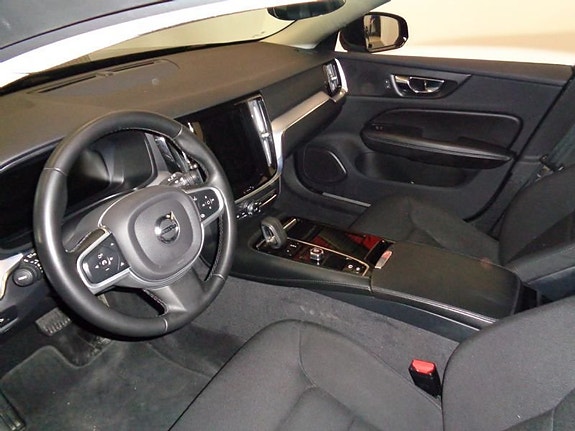 Volvo V60 7 of 10