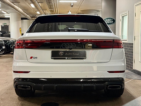 Audi Q8 5 of 17
