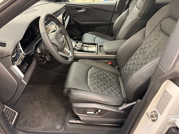 Audi Q8 7 of 17