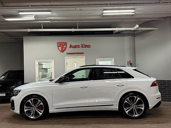 Audi Q8 2 of 17
