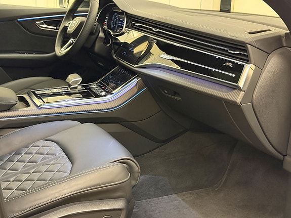 Audi Q8 14 of 17