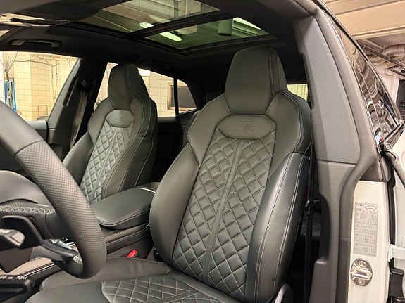 Audi Q8 9 of 17