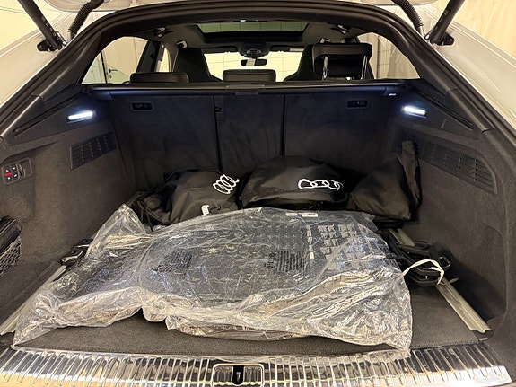 Audi Q8 11 of 17