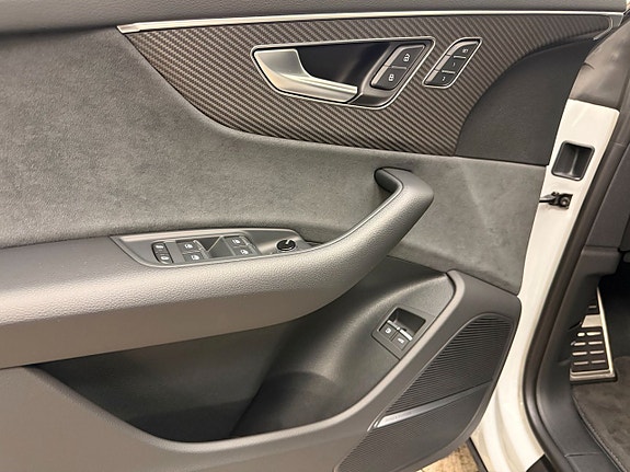 Audi Q8 8 of 17