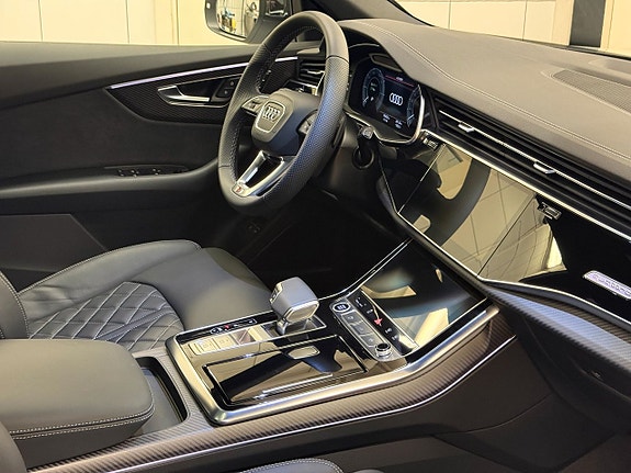 Audi Q8 12 of 17