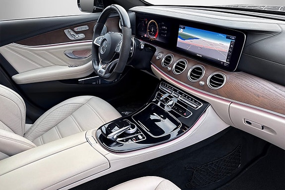 Mercedes-Benz E63 29 of 30
