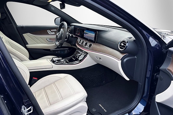 Mercedes-Benz E63 27 of 30