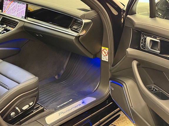 Porsche Panamera 4 16 of 18