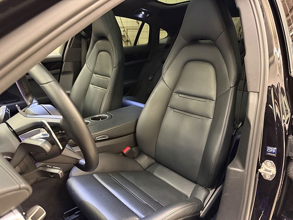 Porsche Panamera 4 10 of 18