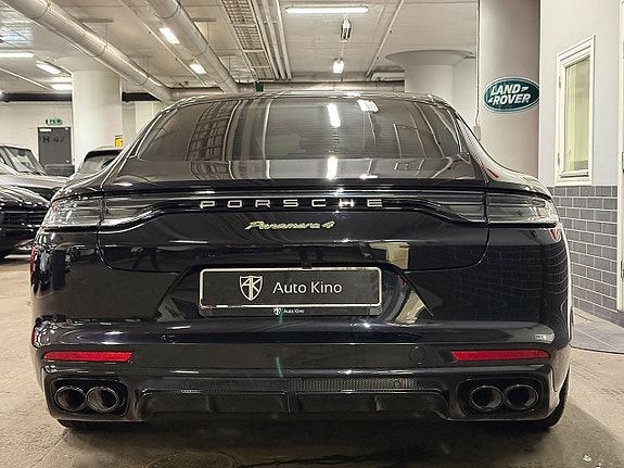 Porsche Panamera 4 4 of 5